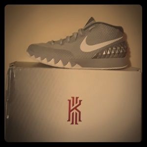 Kyrie 1